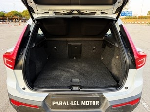 Volvo XC40 T3 Momentum Pro Auto 120 kW (163 CV)