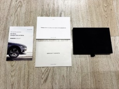 Volvo XC40 T3 Momentum Pro Auto 120 kW (163 CV) Volvo XC40 T3 Momentum Pro Auto 120 kW (163 CV)