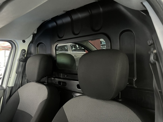 DaciaDokker Van Essential dCi 66 kW (90 CV) Vehículo usado en Barcelona - 9