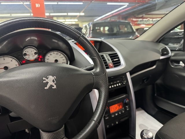 Peugeot207 1.6 HDI XS Pack 80 kW (110 CV) Vehículo usado en Barcelona - 10