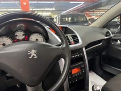 Peugeot 207 1.6 HDI XS Pack 80 kW (110 CV) Peugeot 207 1.6 HDI XS Pack 80 kW (110 CV)