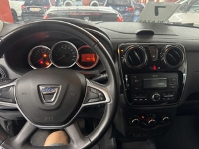 Dacia Lodgy Laureate TCe 85 kW (115 CV) Dacia Lodgy Laureate TCe 85 kW (115 CV)