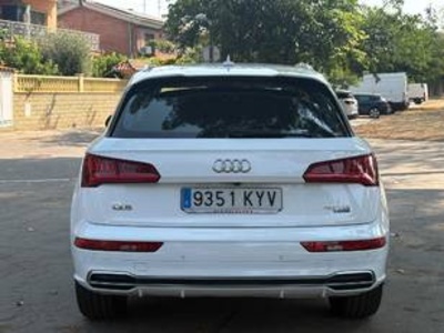 Audi Q5 S line 40 TDI quattro 140 kW (190 CV) S tronic Audi Q5 S line 40 TDI quattro 140 kW (190 CV) S tronic
