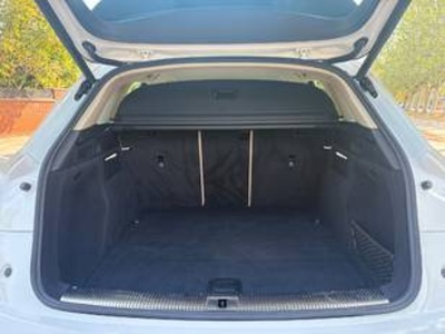 Audi Q5 S line 40 TDI quattro 140 kW (190 CV) S tronic Audi Q5 S line 40 TDI quattro 140 kW (190 CV) S tronic