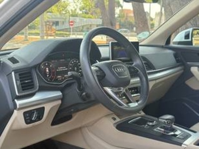 Audi Q5 S line 40 TDI quattro 140 kW (190 CV) S tronic Audi Q5 S line 40 TDI quattro 140 kW (190 CV) S tronic
