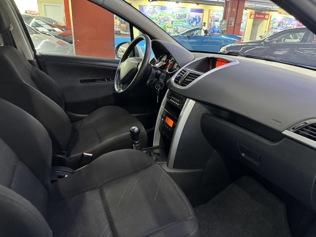 Peugeot207 1.4 VTi Sport 16v 70 kW (95 CV) Vehículo usado en Barcelona - 5