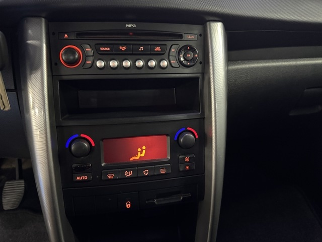 Peugeot207 1.4 VTi Sport 16v 70 kW (95 CV) Vehículo usado en Barcelona - 20