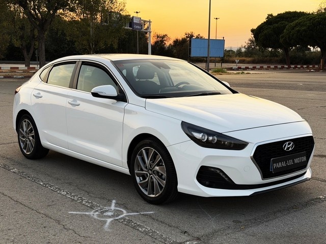 Hyundaii30 Fastback 1.0 TGDI Tecno 88 kW (120 CV) Vehículo usado en Barcelona - 1
