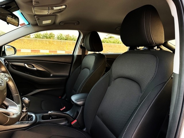 Hyundaii30 Fastback 1.0 TGDI Tecno 88 kW (120 CV) Vehículo usado en Barcelona - 4