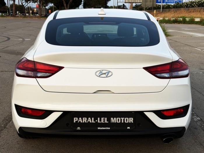 Hyundaii30 Fastback 1.0 TGDI Tecno 88 kW (120 CV) Vehículo usado en Barcelona - 7 Hyundaii30 Fastback 1.0 TGDI Tecno 88 kW (120 CV) Vehículo usado en Barcelona - 7