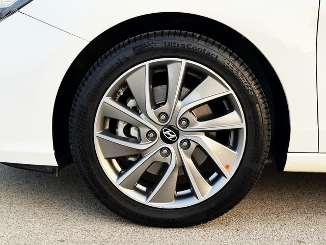 Hyundaii30 Fastback 1.0 TGDI Tecno 88 kW (120 CV) Vehículo usado en Barcelona - 13