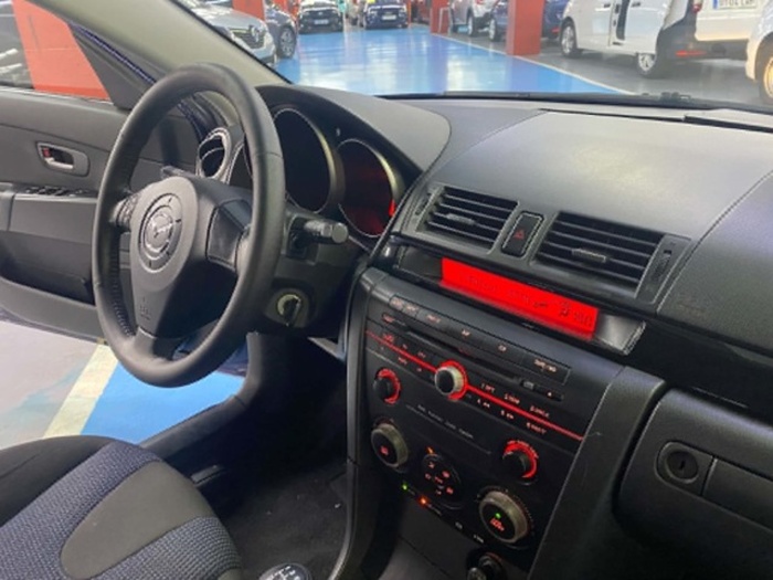 MazdaMazda 3 1.6 VVT Active + 77 kW (105 CV) Vehículo usado en Barcelona - 14 MazdaMazda 3 1.6 VVT Active + 77 kW (105 CV) Vehículo usado en Barcelona - 14