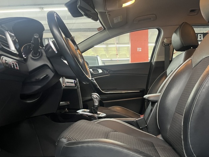 KiaCeed Tourer 1.0 MHEV Tech DCT 88 kW (120 CV) Vehículo usado en Barcelona - 9 KiaCeed Tourer 1.0 MHEV Tech DCT 88 kW (120 CV) Vehículo usado en Barcelona - 9