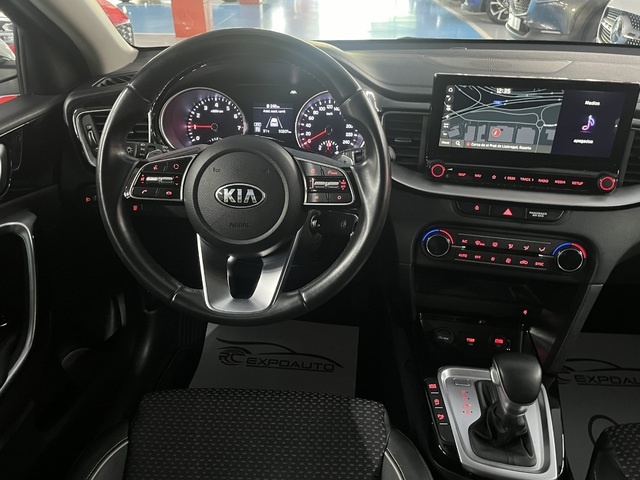 KiaCeed Tourer 1.0 MHEV Tech DCT 88 kW (120 CV) Vehículo usado en Barcelona - 12