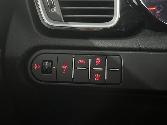 KiaCeed Tourer 1.0 MHEV Tech DCT 88 kW (120 CV) Vehículo usado en Barcelona - 14