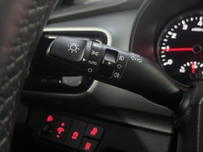 Kia Stonic 1.0 T-GDi MHEV Drive iMT 74 kW (100 CV) Kia Stonic 1.0 T-GDi MHEV Drive iMT 74 kW (100 CV)