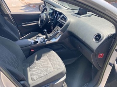 Peugeot 3008 2.0 HDI Allure FAP 110 kW (150 CV) Peugeot 3008 2.0 HDI Allure FAP 110 kW (150 CV)