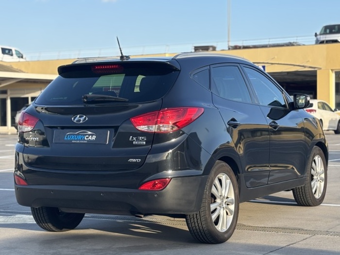 HyundaiTucson 2.0 CDRi Style Full 103 kW (140 CV) Vehículo usado en Barcelona - 4 HyundaiTucson 2.0 CDRi Style Full 103 kW (140 CV) Vehículo usado en Barcelona - 4