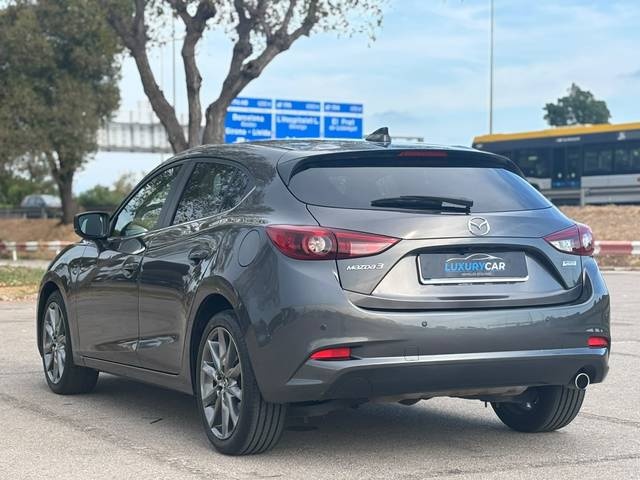 MazdaMazda 3 1.5 DE Black Tech Edition MT 77 kW (105 CV) Vehículo usado en Barcelona - 6