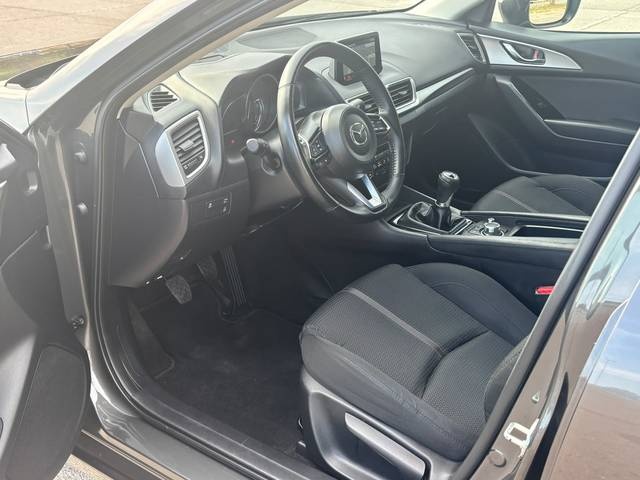 MazdaMazda 3 1.5 DE Black Tech Edition MT 77 kW (105 CV) Vehículo usado en Barcelona - 7