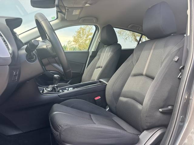 MazdaMazda 3 1.5 DE Black Tech Edition MT 77 kW (105 CV) Vehículo usado en Barcelona - 8