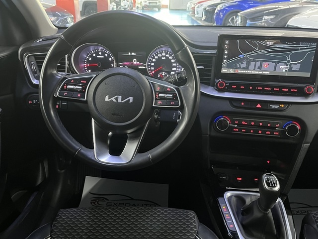 KiaCeed 1.0 T-GDi Tech 88 kW (120 CV) Vehículo usado en Barcelona - 13