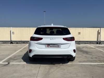 Kia Ceed 1.0 T-GDi Tech 88 kW (120 CV) Kia Ceed 1.0 T-GDi Tech 88 kW (120 CV)