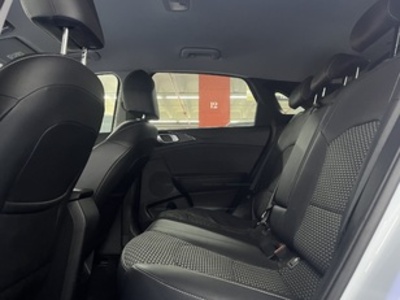 Kia Ceed 1.0 T-GDi Tech 88 kW (120 CV) Kia Ceed 1.0 T-GDi Tech 88 kW (120 CV)