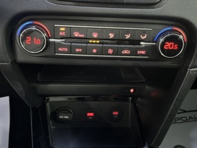 Kia Ceed 1.0 T-GDi Tech 88 kW (120 CV) Kia Ceed 1.0 T-GDi Tech 88 kW (120 CV)
