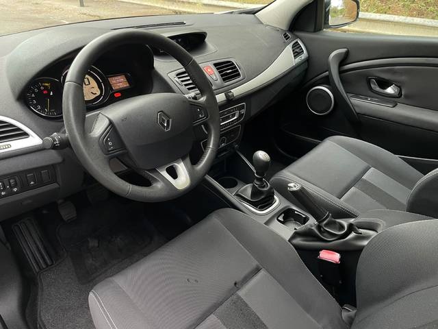 RenaultMegane Coupe 1.6 16v Dynamique 83 kW (110 CV) Vehículo usado en Barcelona - 2