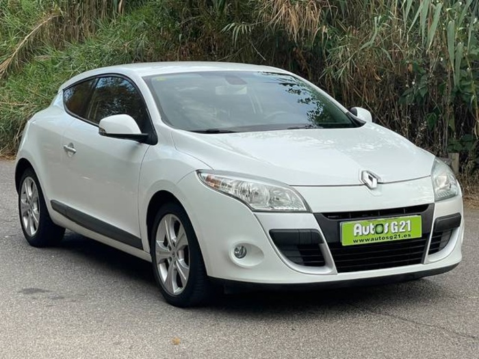 RenaultMegane Coupe 1.6 16v Dynamique 83 kW (110 CV) Vehículo usado en Barcelona - 5 RenaultMegane Coupe 1.6 16v Dynamique 83 kW (110 CV) Vehículo usado en Barcelona - 5