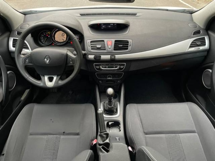 RenaultMegane Coupe 1.6 16v Dynamique 83 kW (110 CV) Vehículo usado en Barcelona - 11 RenaultMegane Coupe 1.6 16v Dynamique 83 kW (110 CV) Vehículo usado en Barcelona - 11