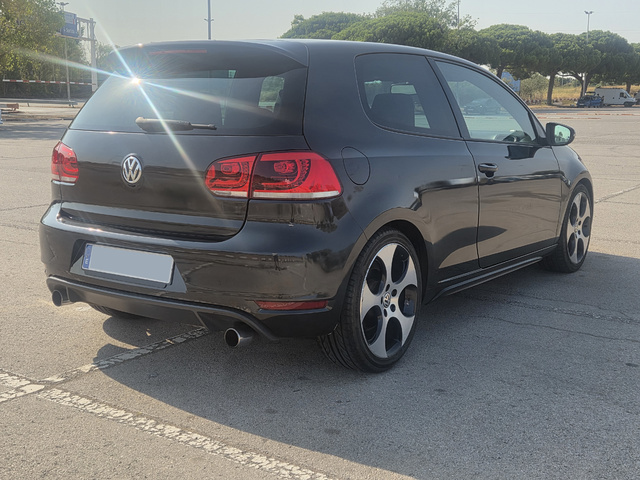VolkswagenGolf GTI 2.0 TSI 155 kW (210 CV) DSG Vehículo usado en Barcelona - 4