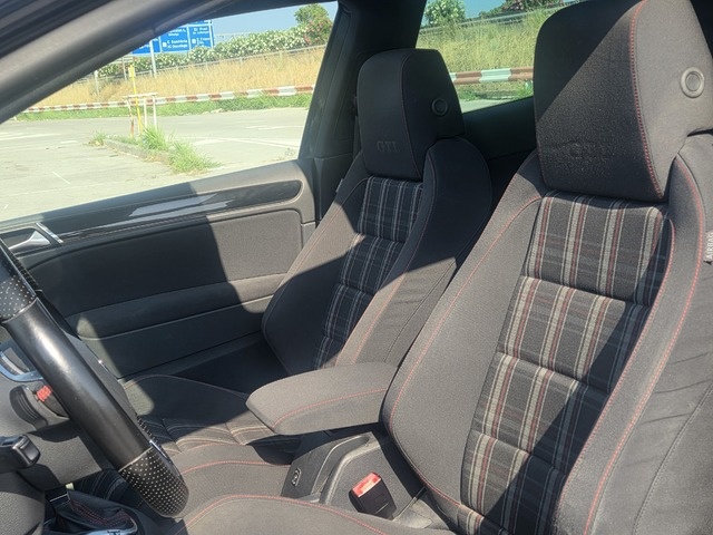 VolkswagenGolf GTI 2.0 TSI 155 kW (210 CV) DSG Vehículo usado en Barcelona - 9