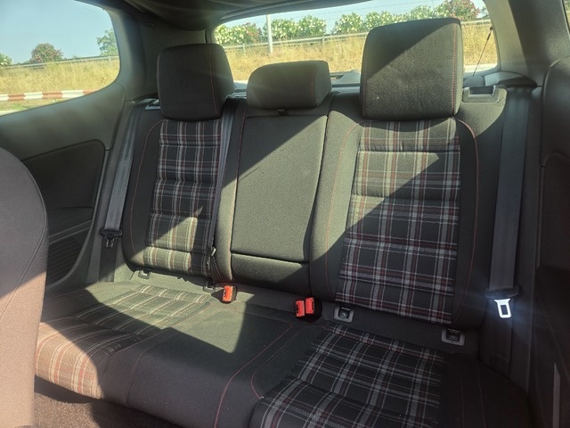 VolkswagenGolf GTI 2.0 TSI 155 kW (210 CV) DSG Vehículo usado en Barcelona - 10