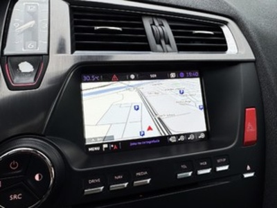 DS DS5 BlueHdi 120 EAT6 Style 88 kW (120 CV) DS DS5 BlueHdi 120 EAT6 Style 88 kW (120 CV)