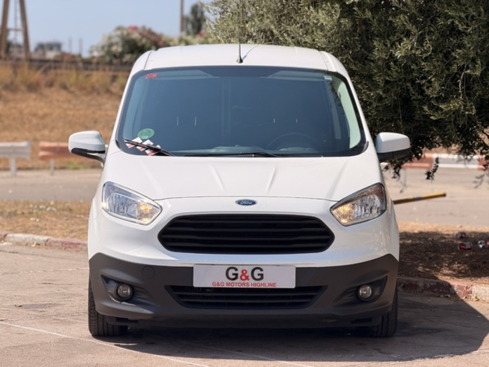 FordTransit Courier Furgon 1.5 TDCI Ambiente 71 kW (95 CV) Vehículo usado en Barcelona - 10 FordTransit Courier Furgon 1.5 TDCI Ambiente 71 kW (95 CV) Vehículo usado en Barcelona - 10