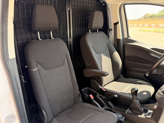 FordTransit Courier Furgon 1.5 TDCI Ambiente 71 kW (95 CV) Vehículo usado en Barcelona - 21