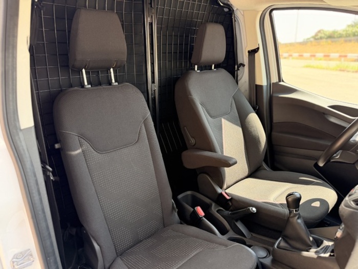 FordTransit Courier Furgon 1.5 TDCI Ambiente 71 kW (95 CV) Vehículo usado en Barcelona - 21 FordTransit Courier Furgon 1.5 TDCI Ambiente 71 kW (95 CV) Vehículo usado en Barcelona - 21