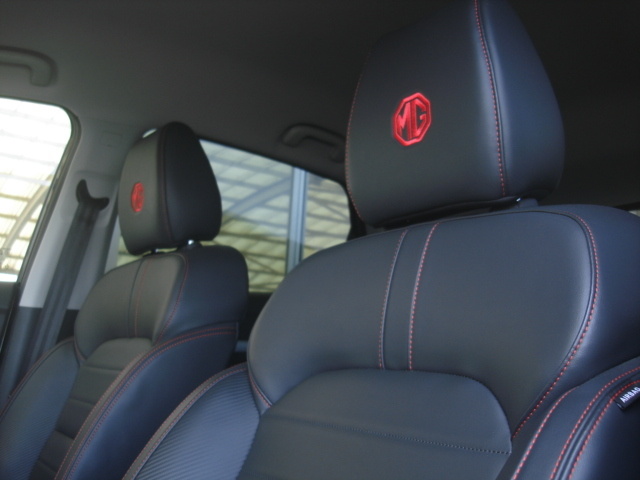 MGZS 1.5 Luxury 78 kW (106 CV) Vehículo usado en Barcelona - 9