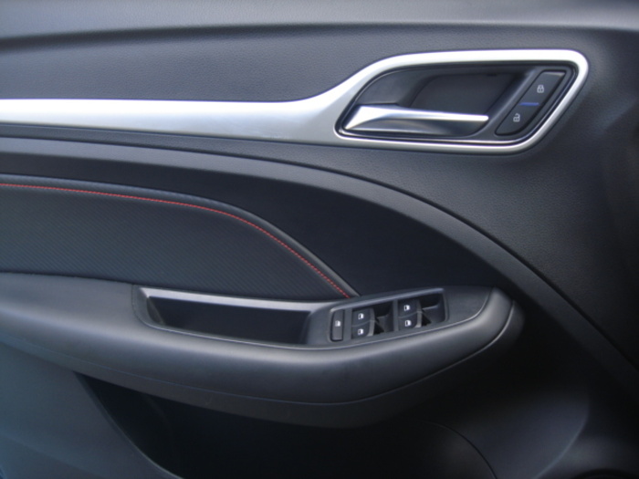 MGZS 1.5 Luxury 78 kW (106 CV) Vehículo usado en Barcelona - 27 MGZS 1.5 Luxury 78 kW (106 CV) Vehículo usado en Barcelona - 27