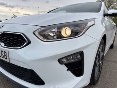 Kia Ceed 1.0 T-GDi Eco-Dynamics Tech 88 kW (120 CV) Kia Ceed 1.0 T-GDi Eco-Dynamics Tech 88 kW (120 CV)