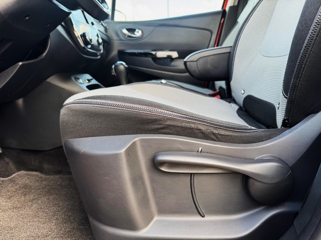RenaultCaptur Zen Energy dCi 66 kW (90 CV) EDC Vehículo usado en Barcelona - 6