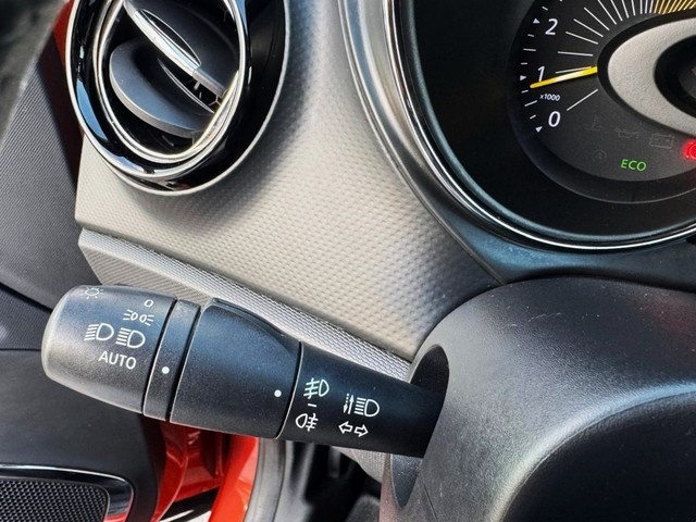 RenaultCaptur Zen Energy dCi 66 kW (90 CV) EDC Vehículo usado en Barcelona - 13