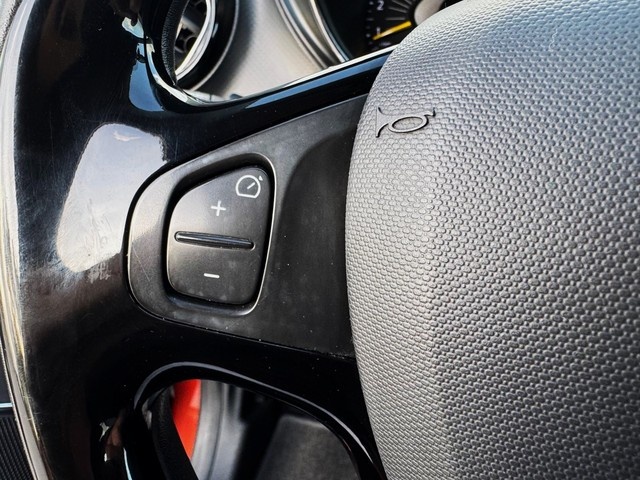 RenaultCaptur Zen Energy dCi 66 kW (90 CV) EDC Vehículo usado en Barcelona - 14