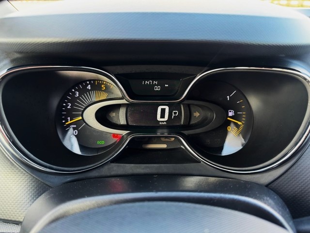 RenaultCaptur Zen Energy dCi 66 kW (90 CV) EDC Vehículo usado en Barcelona - 15