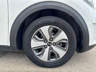 Kia Niro 1.6 GDi PHEV Híbrido Drive 104 kW (141 CV) Kia Niro 1.6 GDi PHEV Híbrido Drive 104 kW (141 CV)