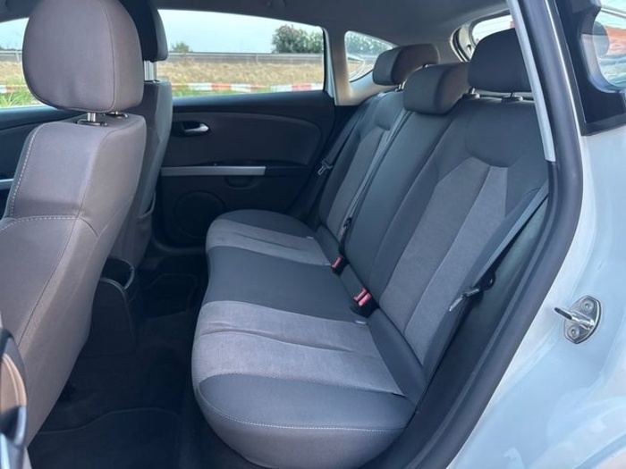 SEATLeón 1.6 TDI Style 77 kW (105 CV) Vehículo usado en Barcelona - 9 SEATLeón 1.6 TDI Style 77 kW (105 CV) Vehículo usado en Barcelona - 9
