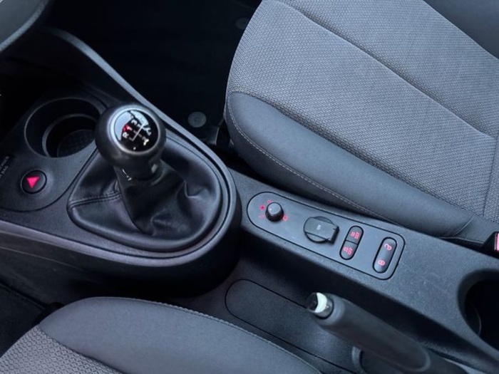 SEATLeón 1.6 TDI Style 77 kW (105 CV) Vehículo usado en Barcelona - 16 SEATLeón 1.6 TDI Style 77 kW (105 CV) Vehículo usado en Barcelona - 16