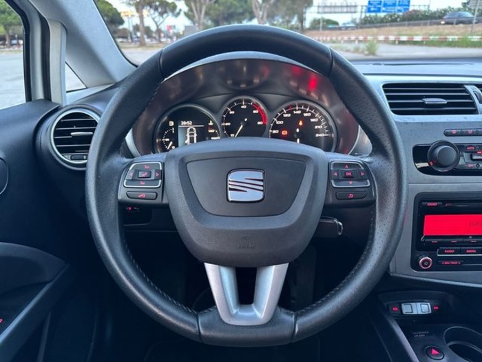SEATLeón 1.6 TDI Style 77 kW (105 CV) Vehículo usado en Barcelona - 20 SEATLeón 1.6 TDI Style 77 kW (105 CV) Vehículo usado en Barcelona - 20